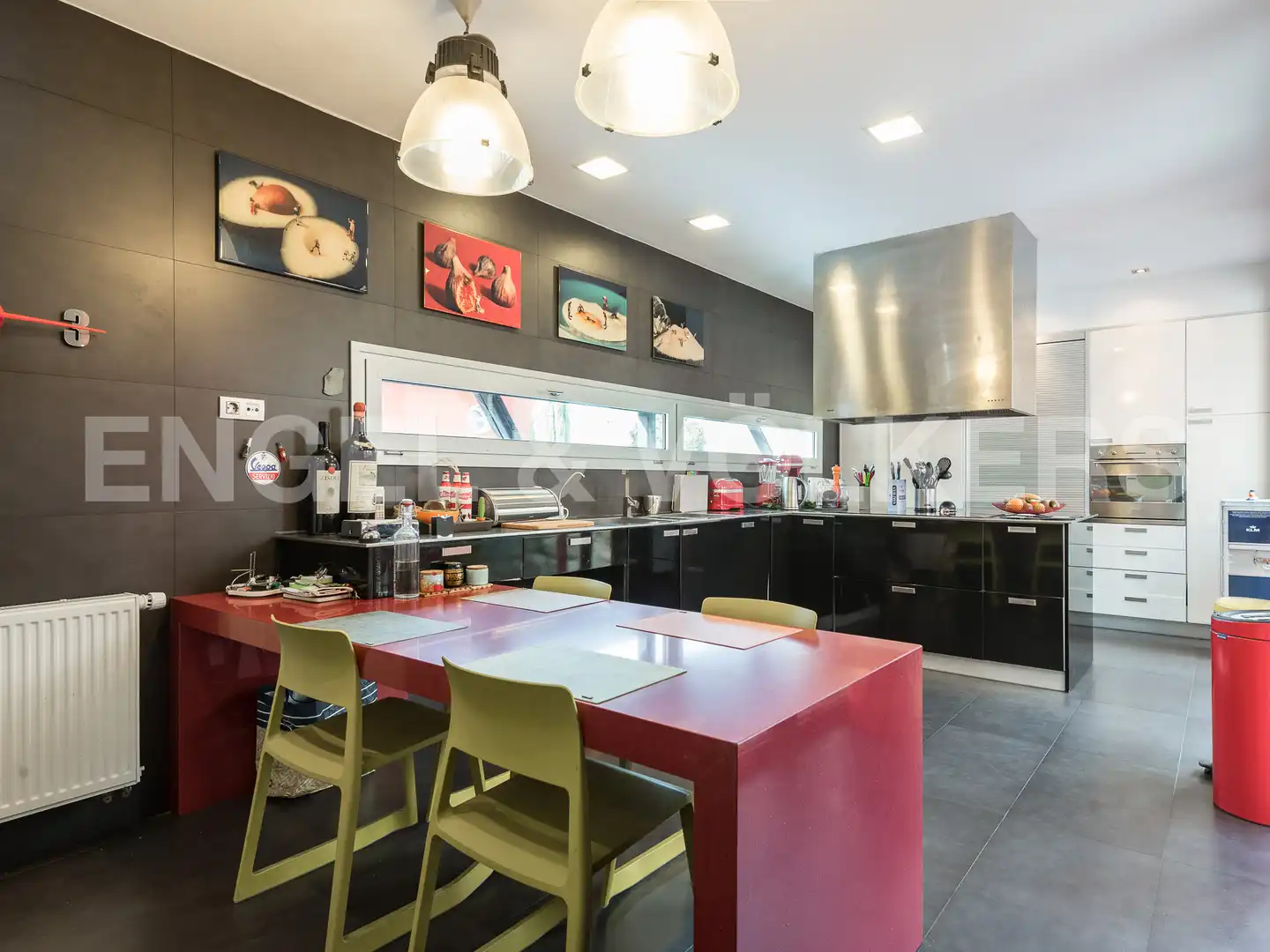 Cocina de Casa o chalet en venta en Barcelona con Aire acondicionado, Calefacción y Jardín privado