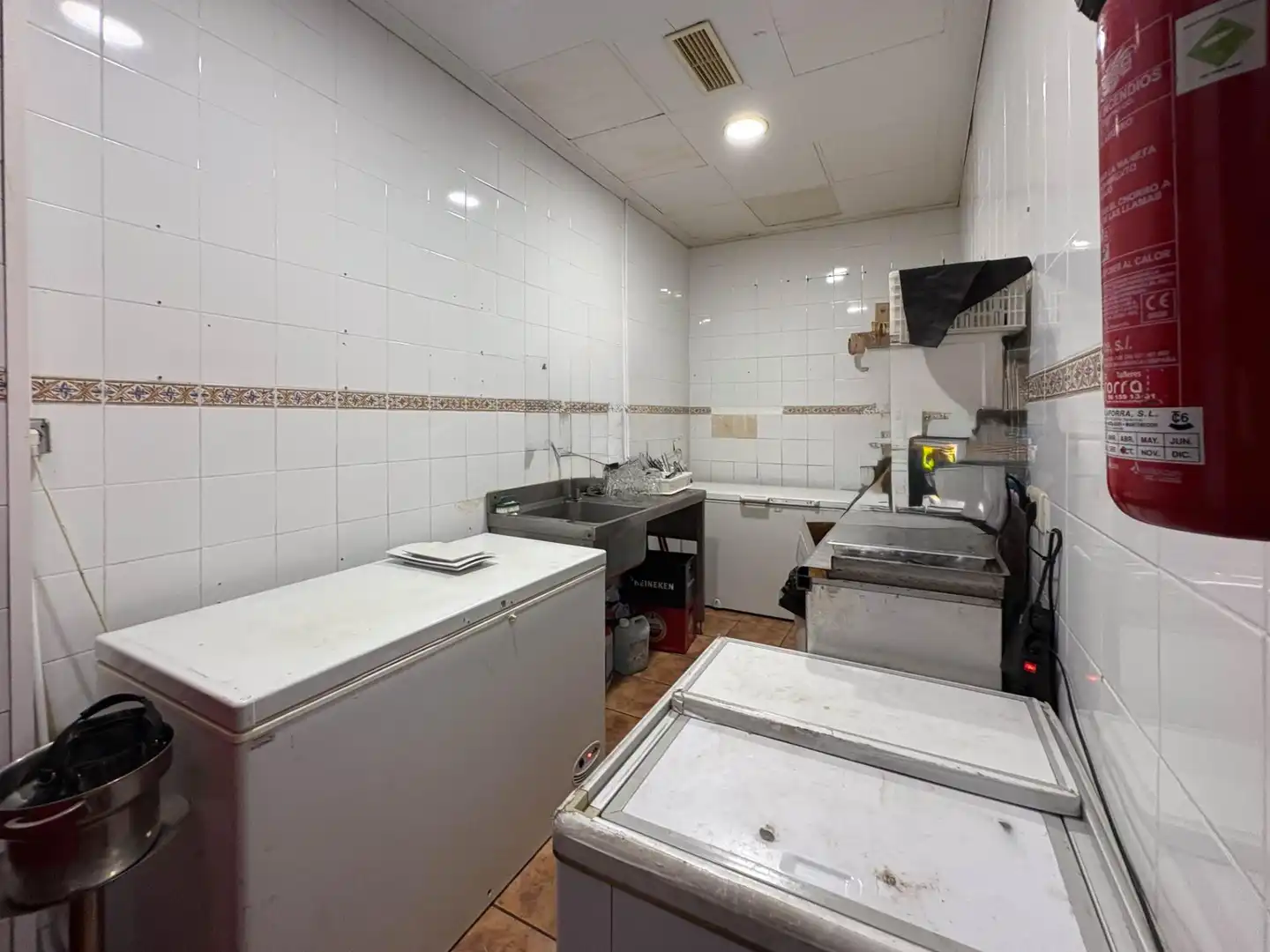 Kitchen of Commercial properties for sale in La Pobla de Vallbona  with Air Conditioner and Furnished