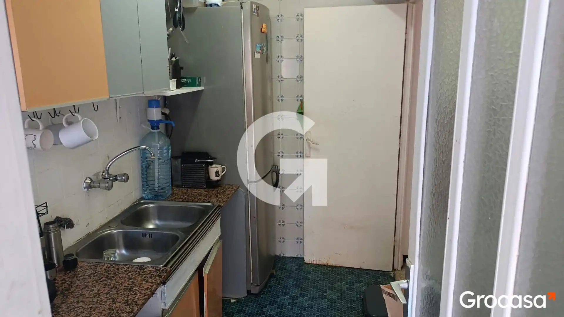 Kitchen of Flat for sale in Mataró  with Oven, Washing machine and TV