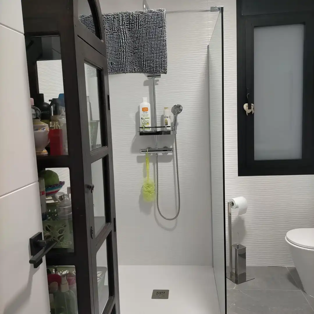 Bany de Casa o xalet en venda en Albacete amb Aire condicionat, Calefacció i Jardí privat