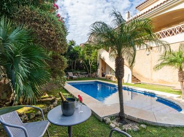 Villa con piscina in vendita a Riviera del Sol