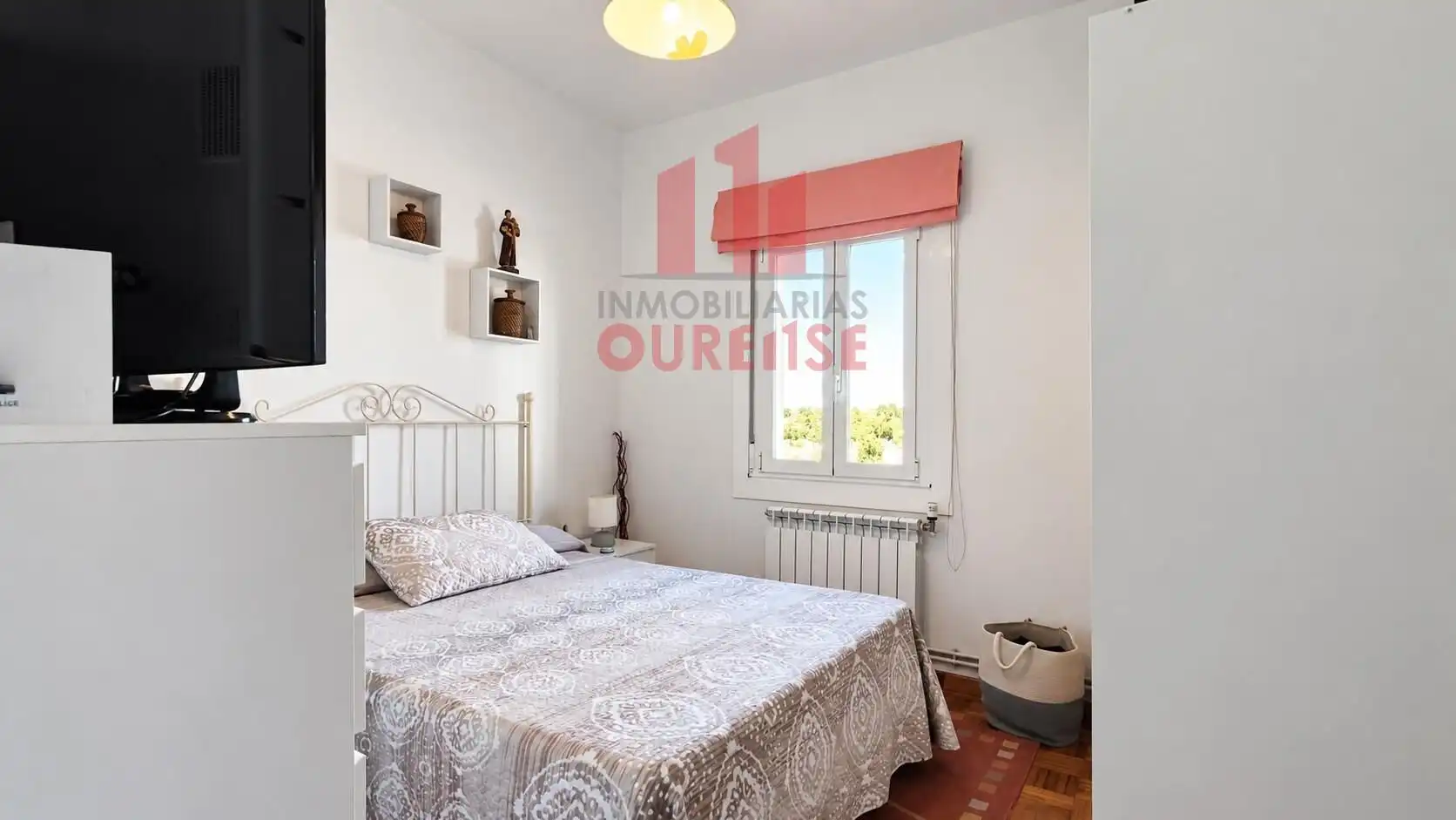 Bedroom of Flat for sale in Couto