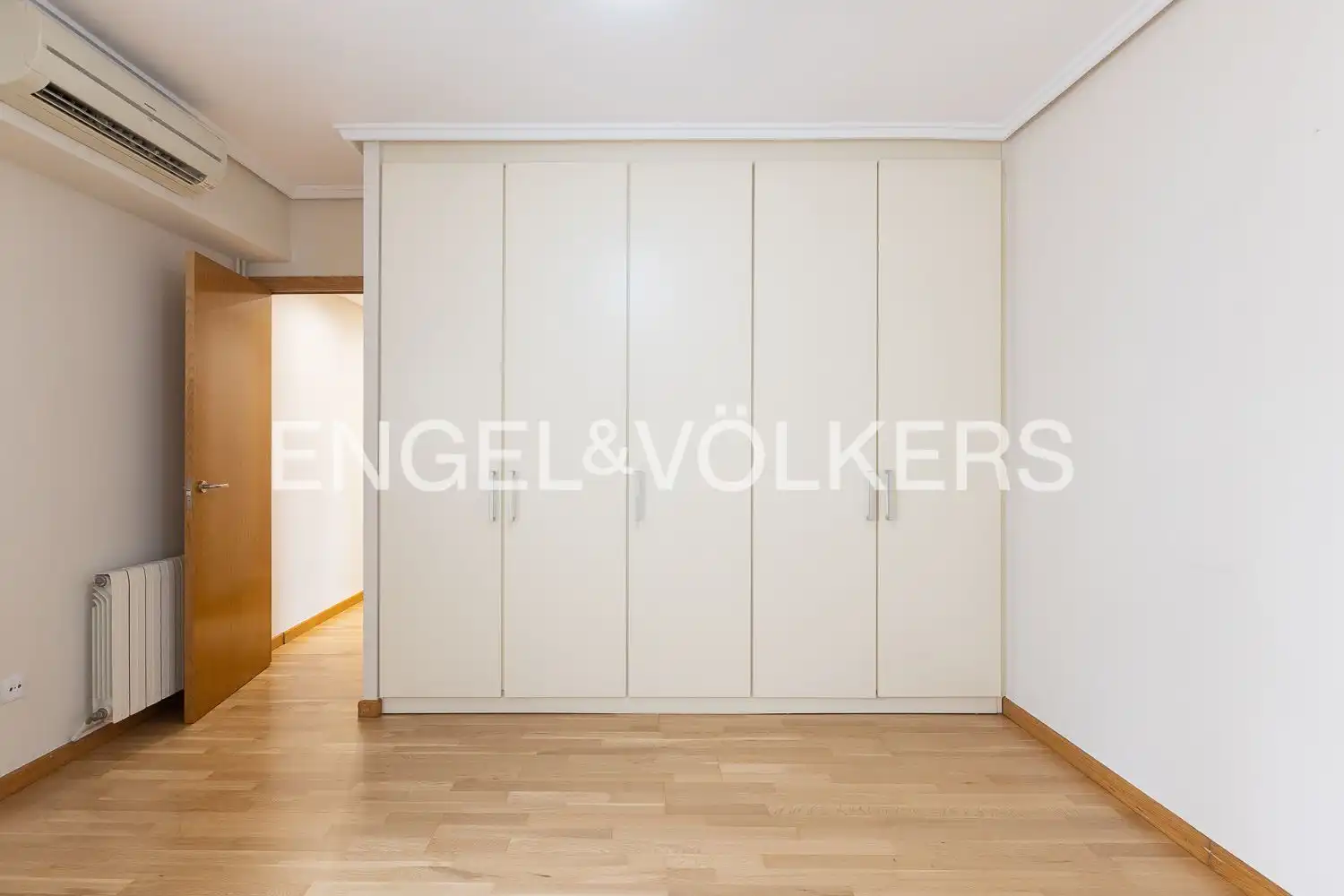 Habitación de Piso en venta en Valencia con Aire acondicionado, Calefacción y Balcón