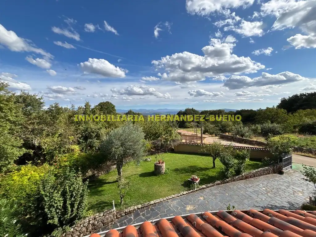 Jardí de Casa o xalet en venda en Sequeros amb Calefacció, Jardí privat i Terrassa