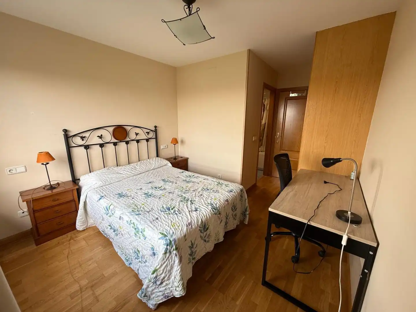Habitación de Piso de alquiler en Salamanca con Calefacción, Amueblado y Balcón