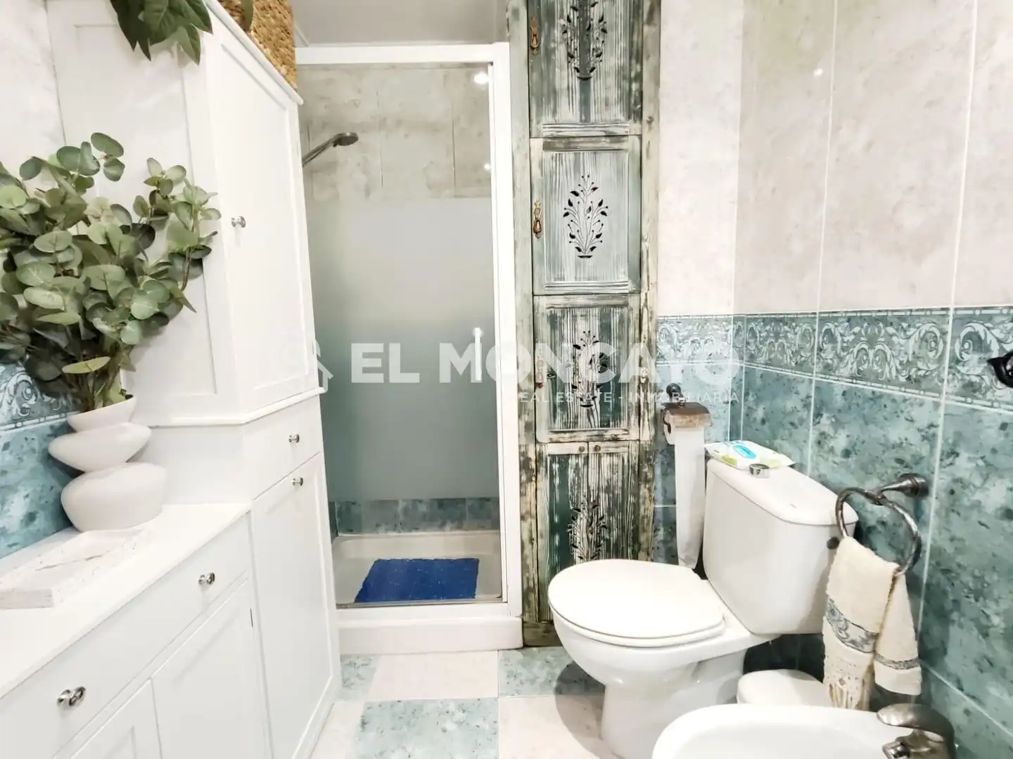 Bathroom of Apartments for sale in Dolores  with Air Conditioner, Heating and Storage room
