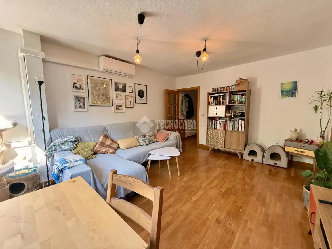 Wohnzimmer von Wohnung zum Verkauf in Madrid mit Klimaanlage, Heizung und Parkett