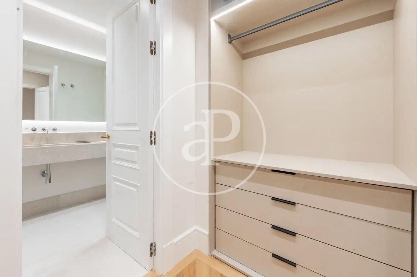 Schlafzimmer von Wohnung zum Verkauf in Madrid mit Klimaanlage, Heizung und Balkon