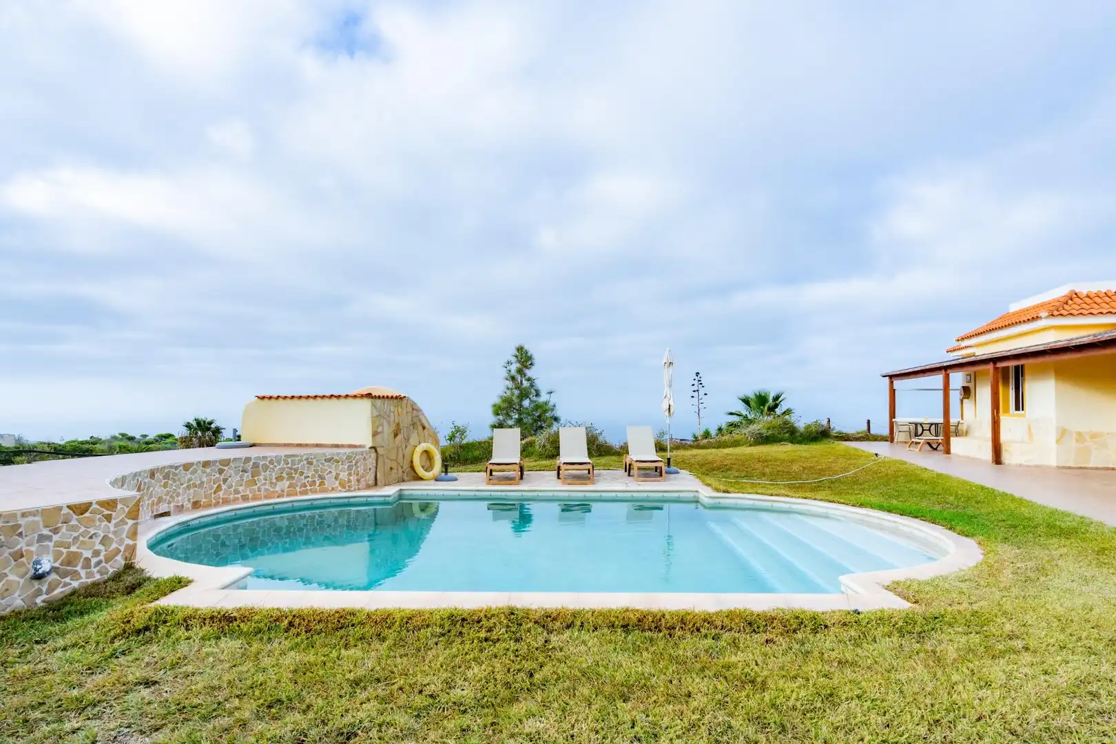 Piscina de Casa o xalet en venda en Guía de Isora amb Calefacció, Jardí privat i Moblat