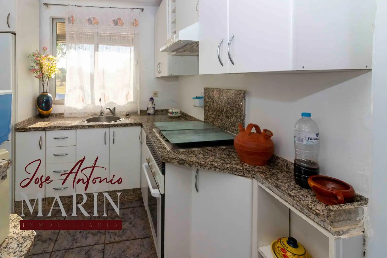 Cocina de Casa o chalet en venta en Badajoz con Aire acondicionado, Jardín privado y Piscina