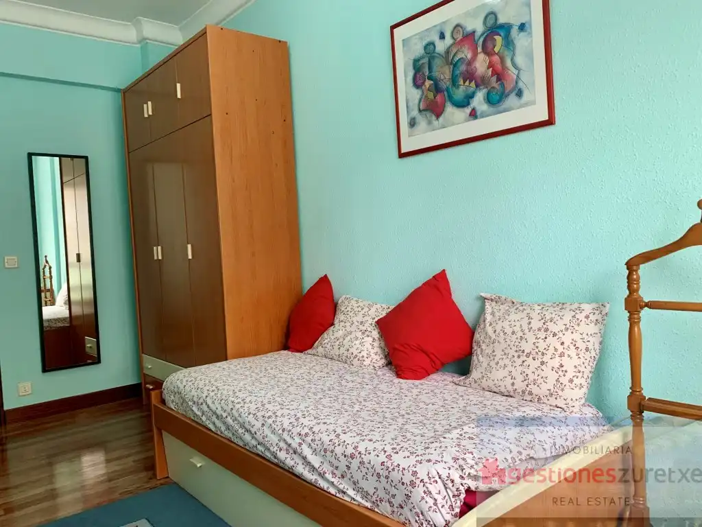 Bedroom of Flat for sale in Bilbao   with Furnished