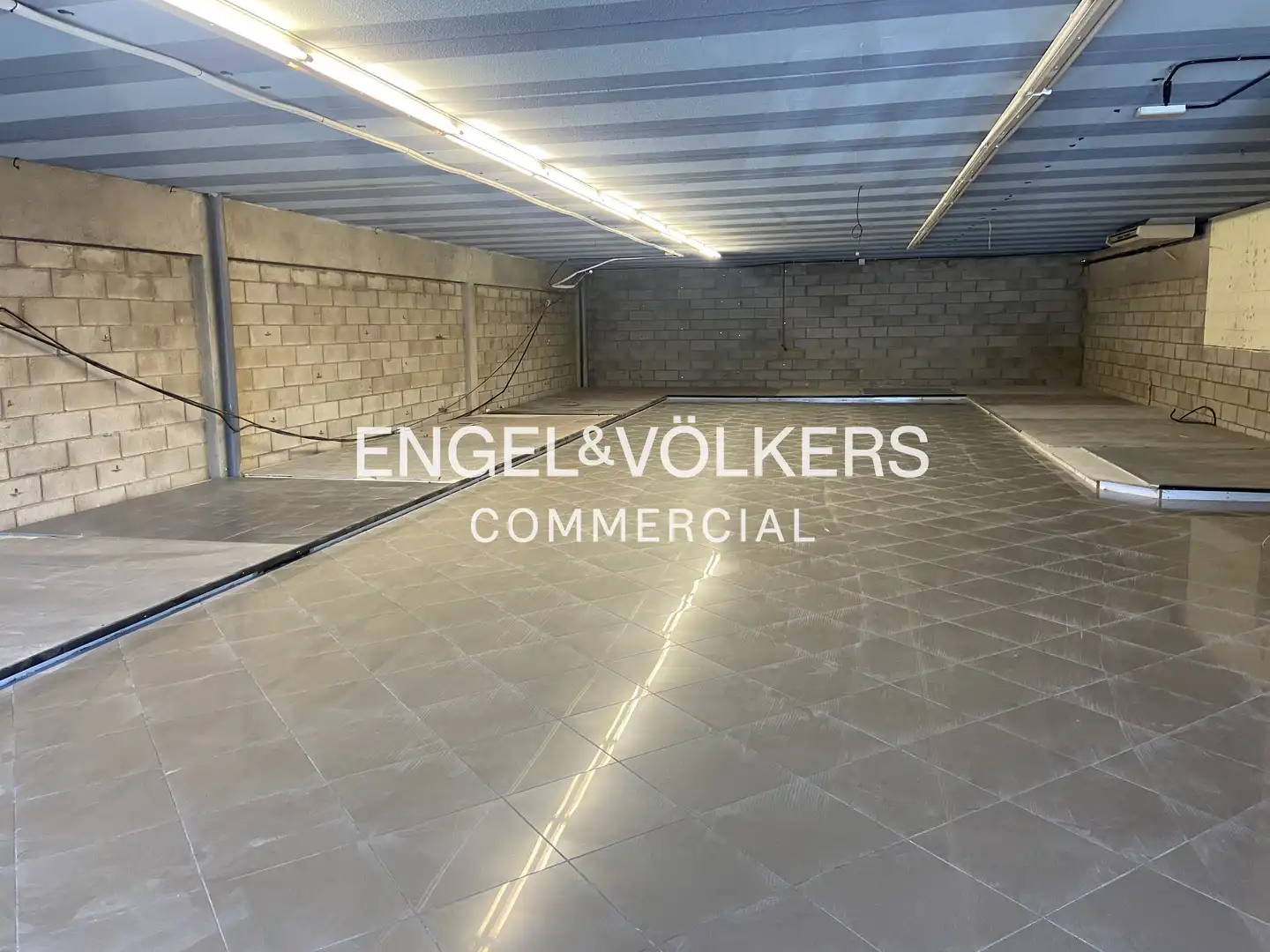 Fabrikhallen zum Verkauf in El Prat de Llobregat