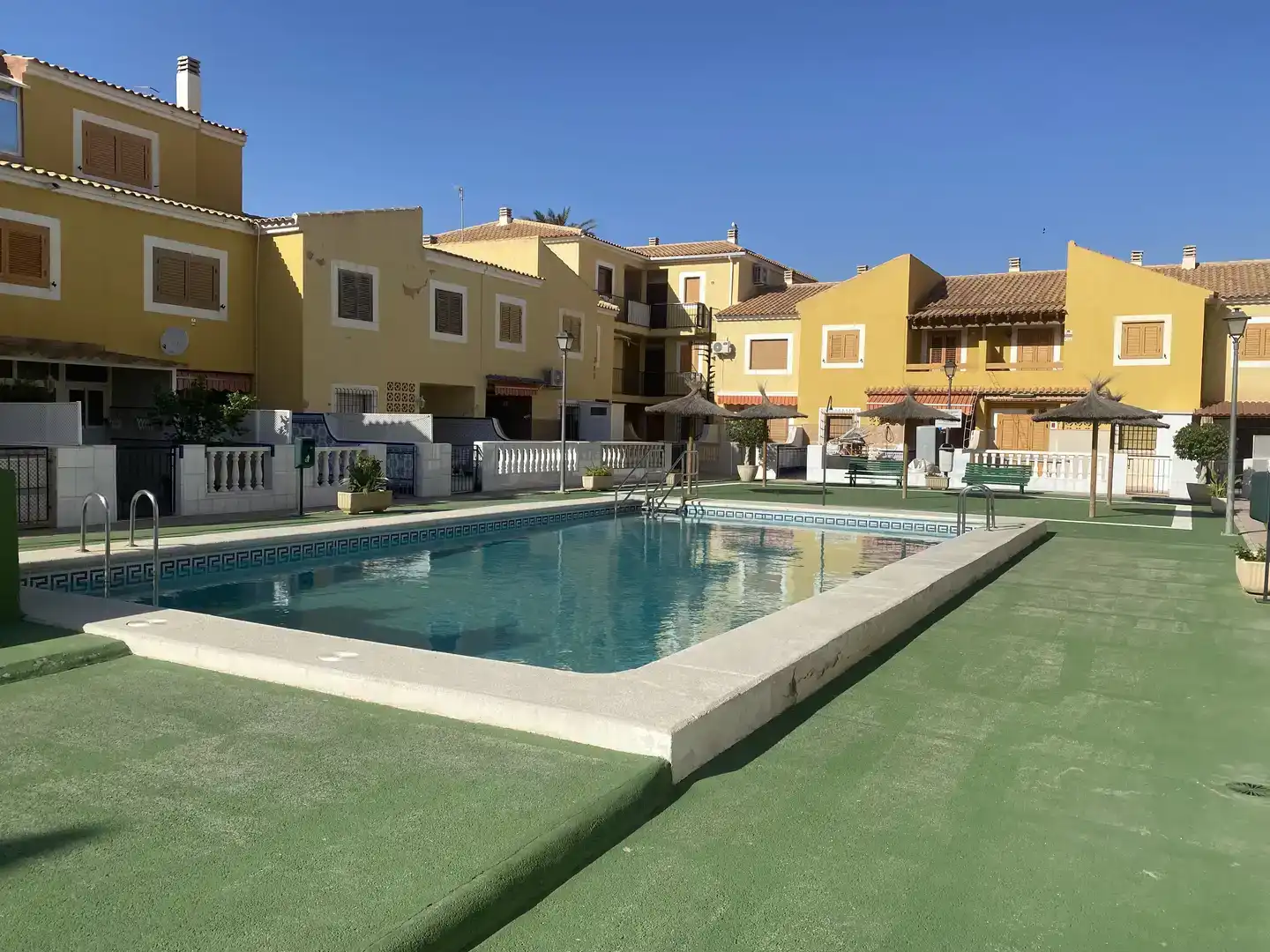Swimming pool of Flat for rent in Puerto de Mazarrón