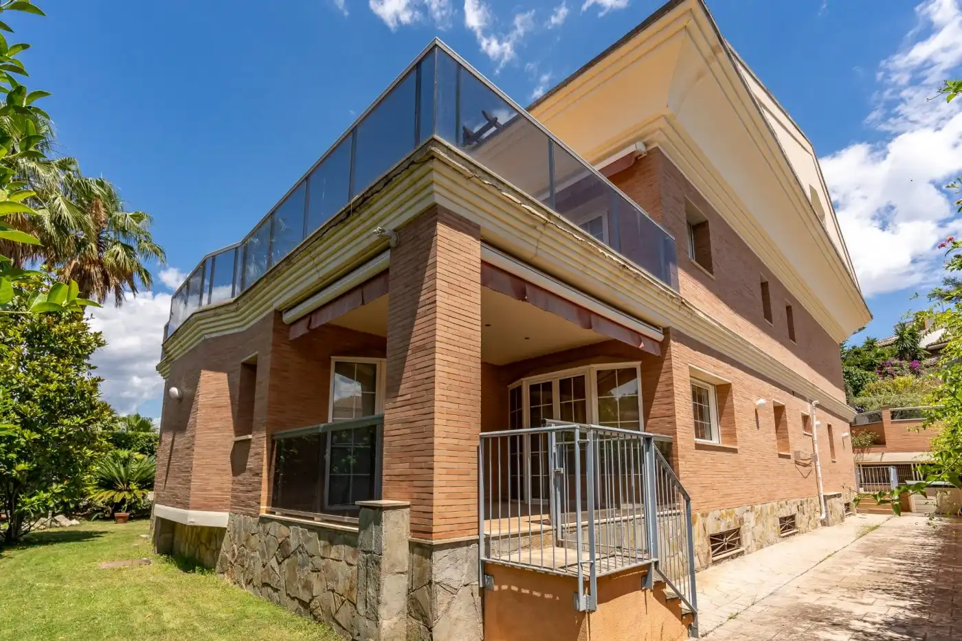 Detached house with pool for sale in Mar i Camp - Platja dels Capellans
