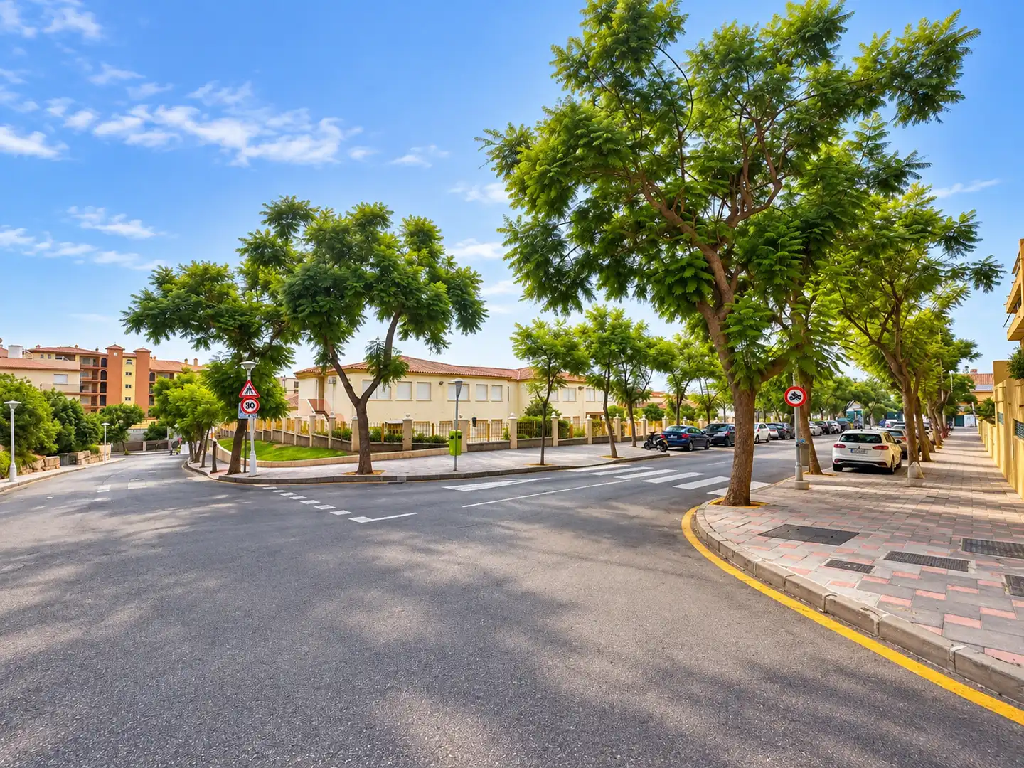 Vista exterior de Pis en venda en Fuengirola amb Aire condicionat, Terrassa i Moblat