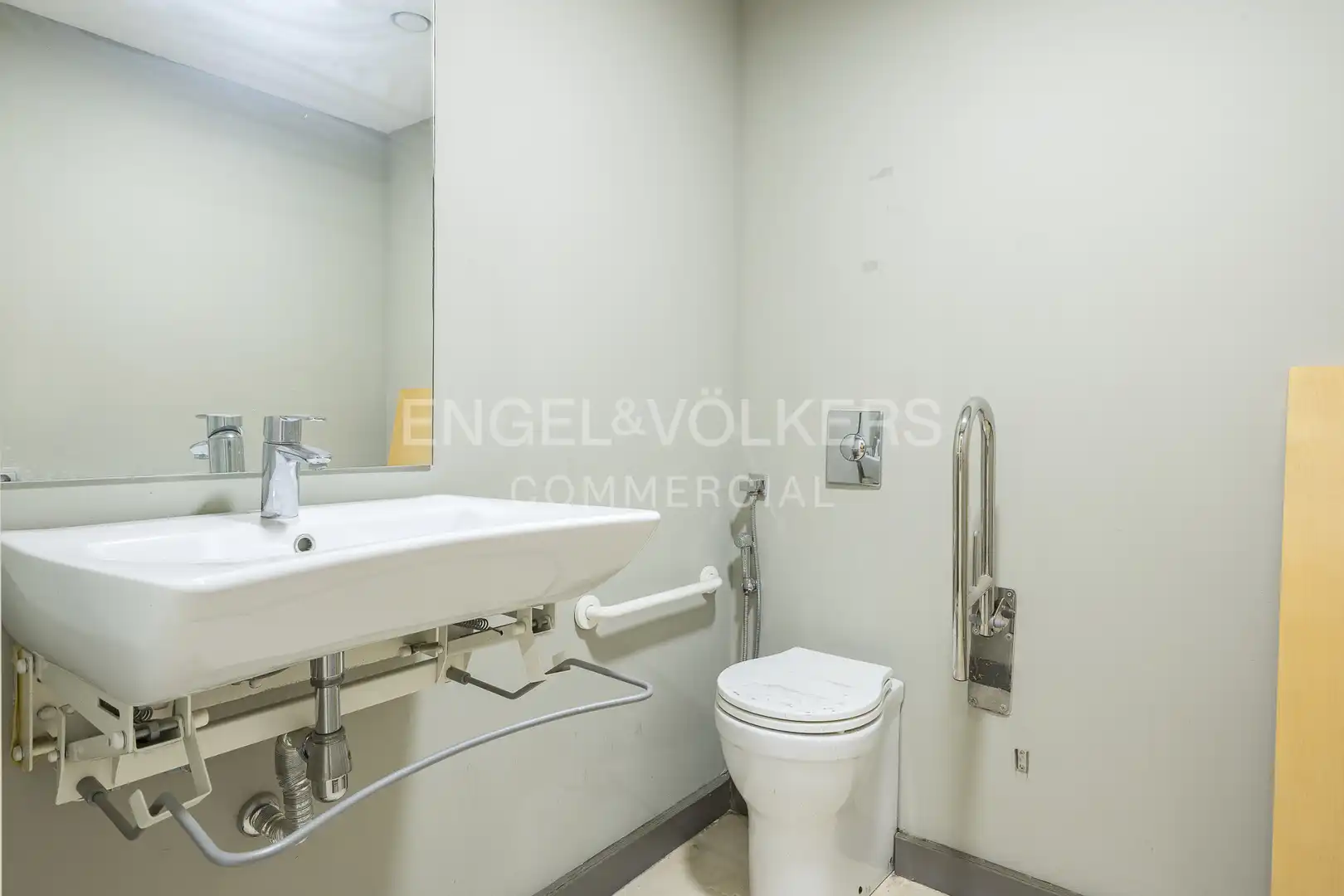 Badezimmer von Geschaftsraum zum Verkauf in Barcelona