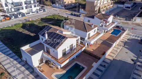 Exclusivo chalet con piscina a 50 metros del mar en Playa Terranova, Oliva., imatge 2