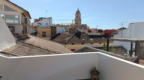 Se alquila áticoduplex con terraza en el centro histórico, vivienda habitual.