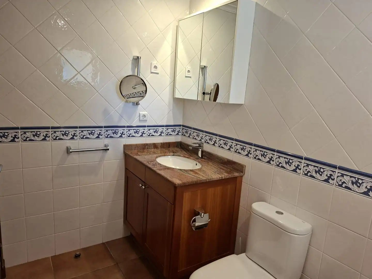 Bathroom of Ground floor for sale in Dénia