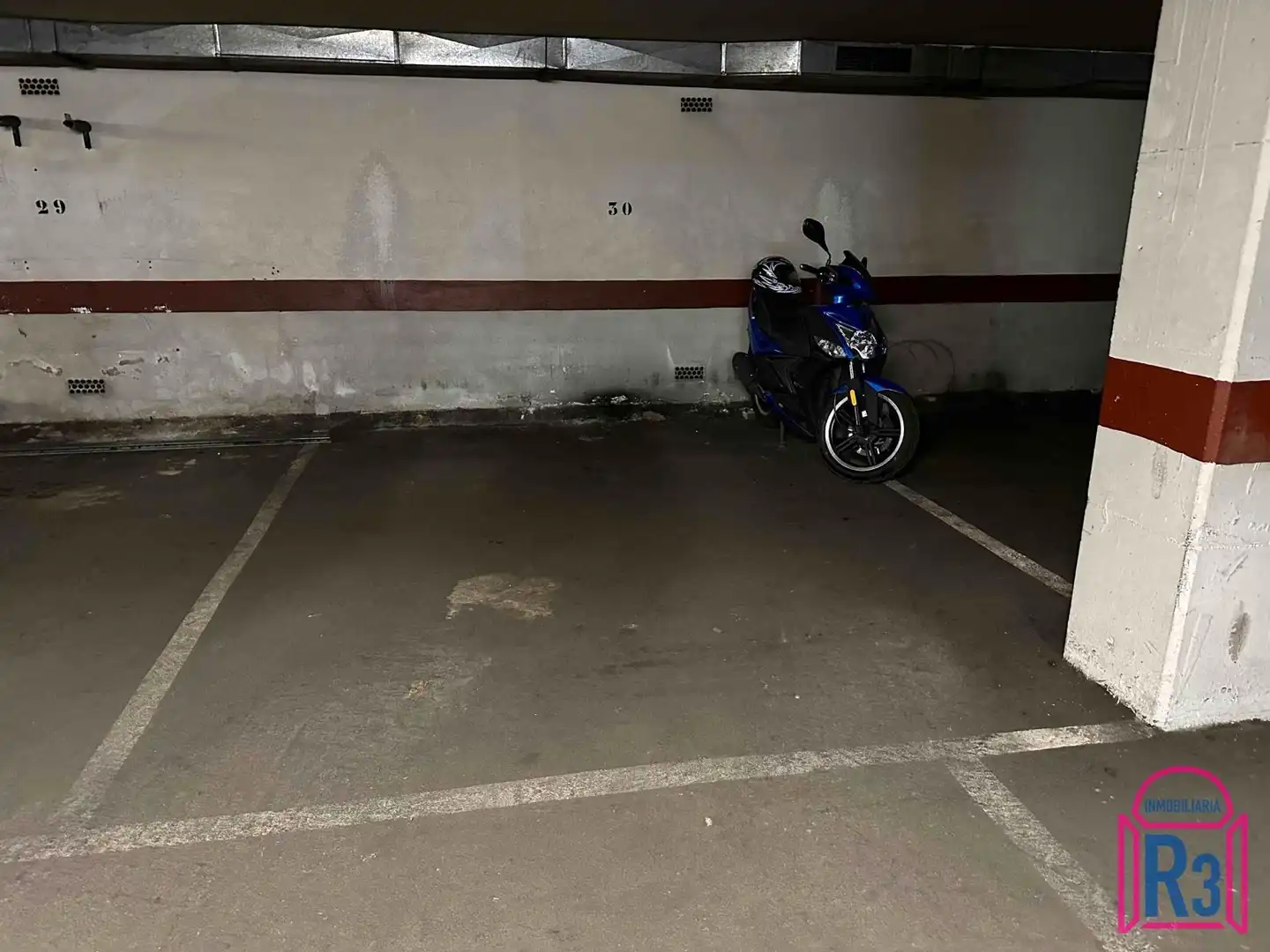 Aparcament de Apartament de lloguer en San Andrés del Rabanedo amb Calefacció i Moblat