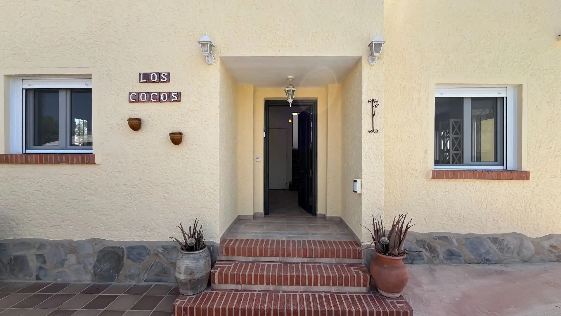 Houses for sale in La Nucia  with Air Conditioner, Heating and Private garden