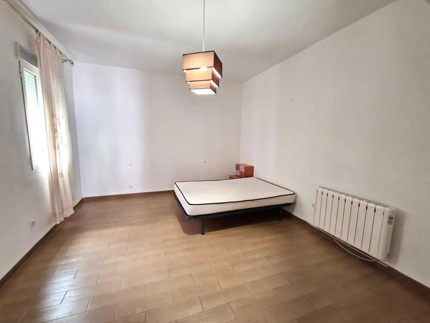 Habitación de Piso en venta en Plasencia con Aire acondicionado, Calefacción y Amueblado