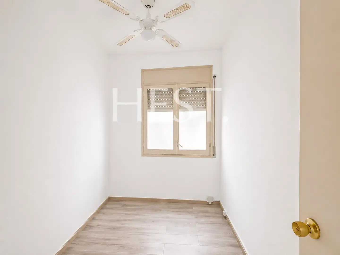 Habitación de Piso en venta en Barcelona con Calefacción, Terraza y Balcón