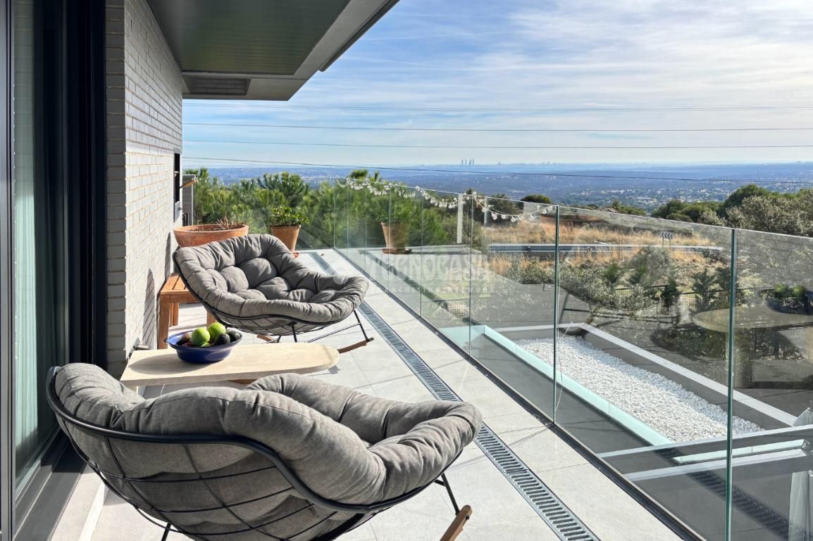 Terrace of Flat for sale in Torrelodones  with Air Conditioner, Heating and Private garden