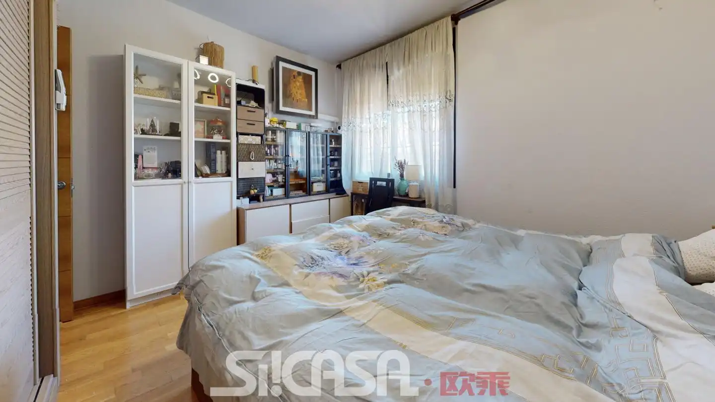 Schlafzimmer von Einfamilien-Reihenhaus zum Verkauf in Parla mit Klimaanlage, Heizung und Terrasse