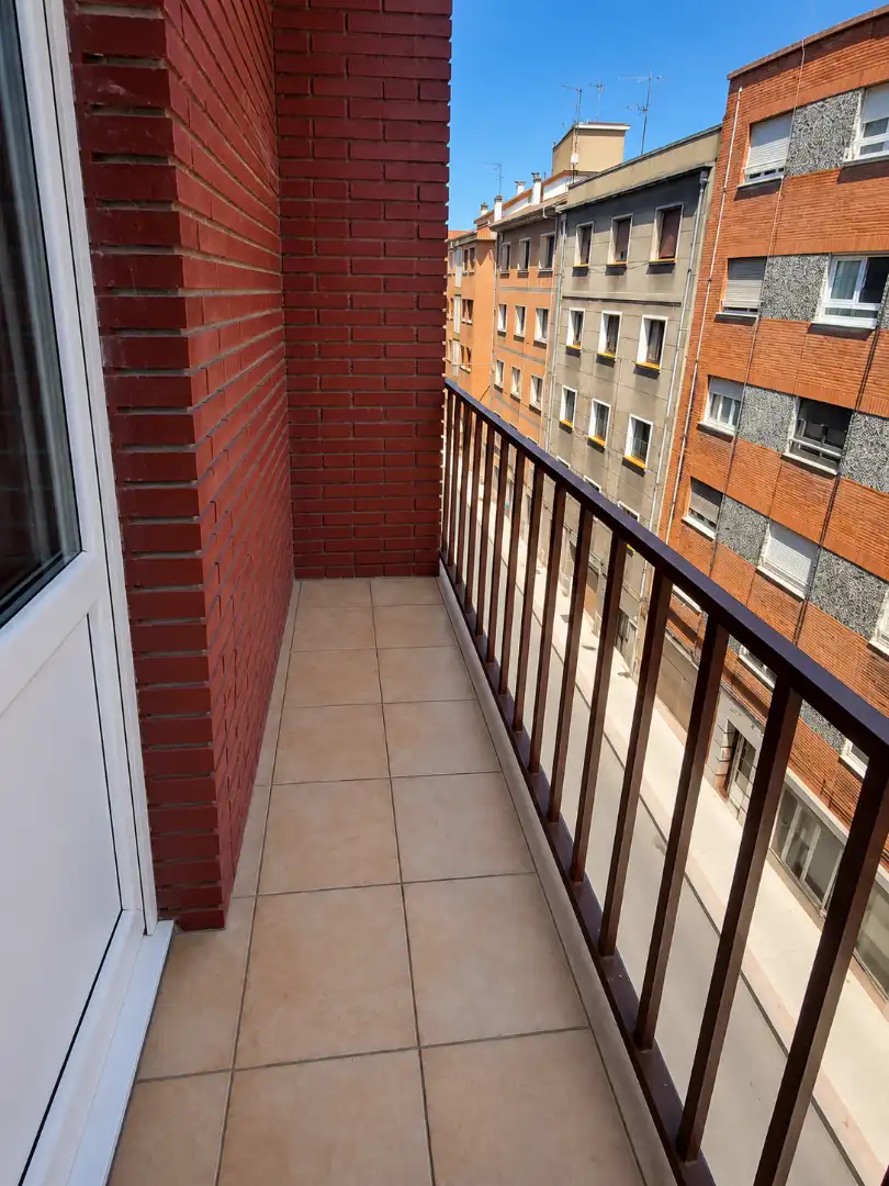 Balcony of Flat for rent in Gijón   with Heating, Parquet flooring and Furnished