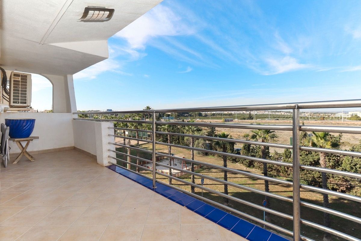 Terrassa de Apartament en venda en Torrevieja amb Aire condicionat, Parquet i Terrassa