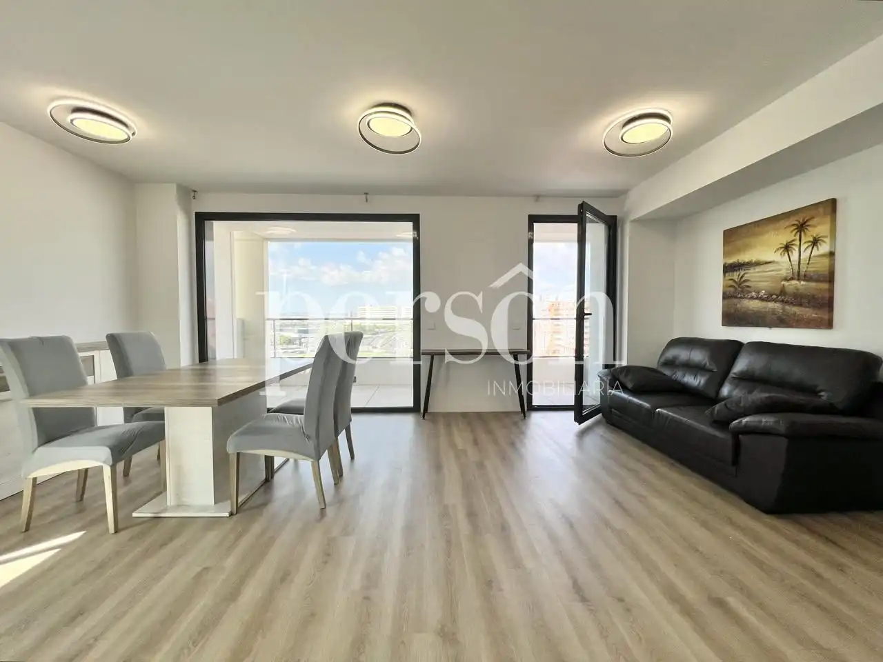 Sala d'estar de Pis de lloguer en Valencia amb Aire condicionat, Terrassa i Traster