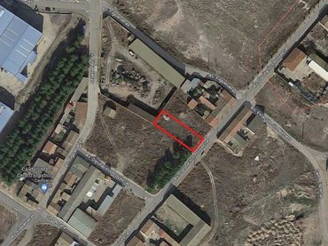 Terrenos y solares en venta en Calle DIPUTACION PROVINCIAL