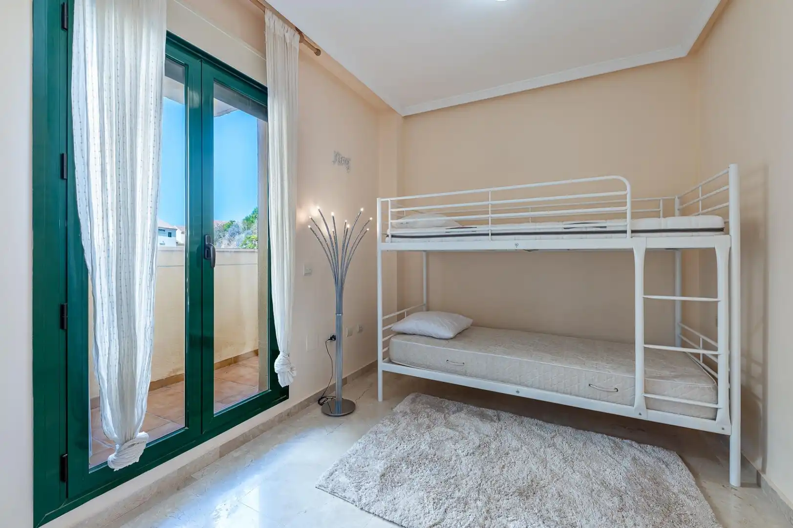 Habitación de Apartamento en venta en Benalmádena con Aire acondicionado, Calefacción y Jardín privado