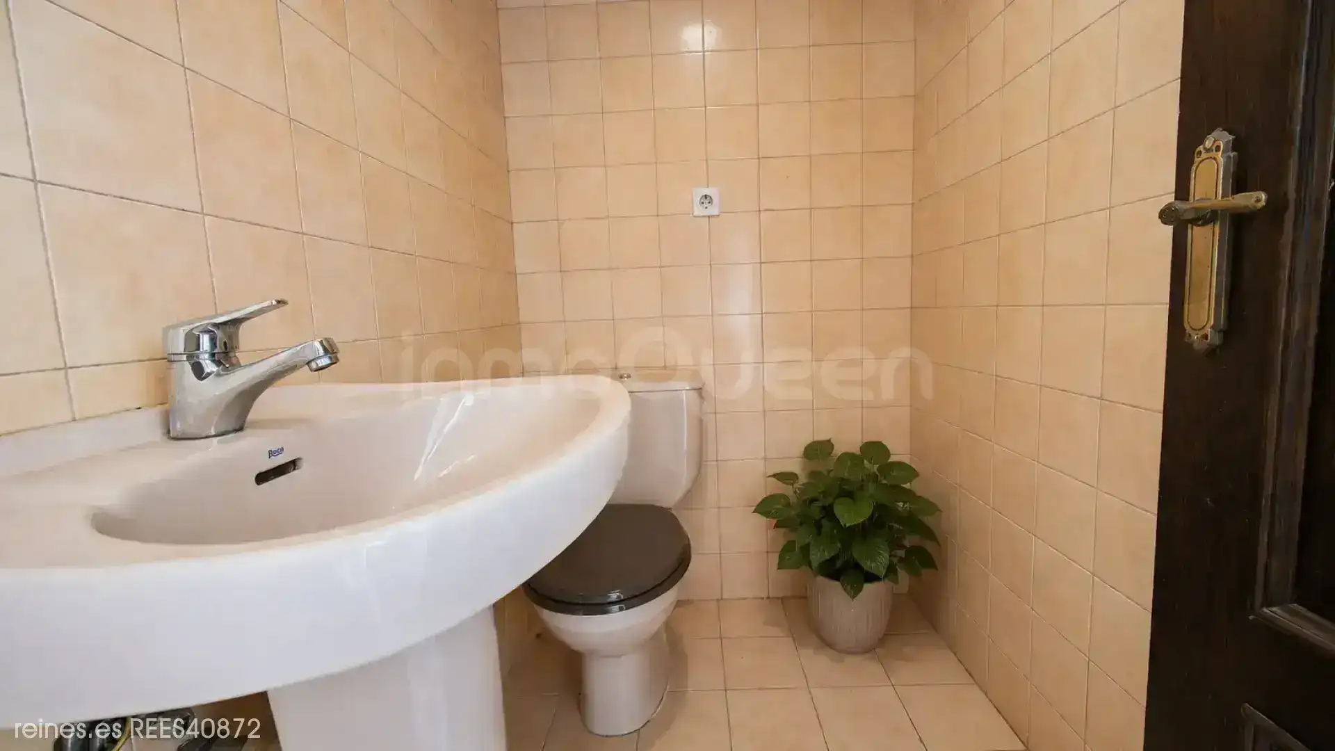 Bathroom of Flat for sale in Siero  with Heating and Terrace