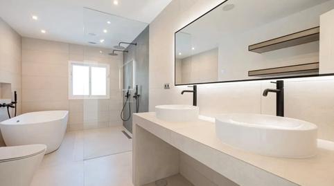 Foto 2 de Casa o xalet en venda a Avenida de las Golondrinas, Atalaya - Isdabe, Estepona