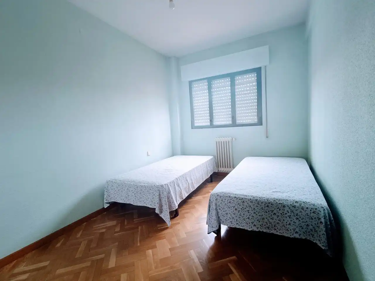 Bedroom of Flat for rent in Madrid  with Heating and Parquet flooring