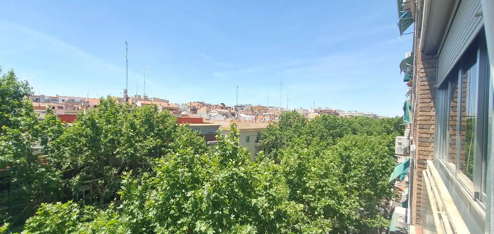 Außenansicht von Wohnung zum Verkauf in Madrid mit Klimaanlage, Heizung und Terrasse