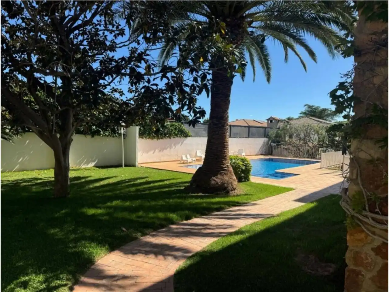 Piscina de Casa o xalet en venda en Riba-roja de Túria amb Aire condicionat, Calefacció i Jardí privat