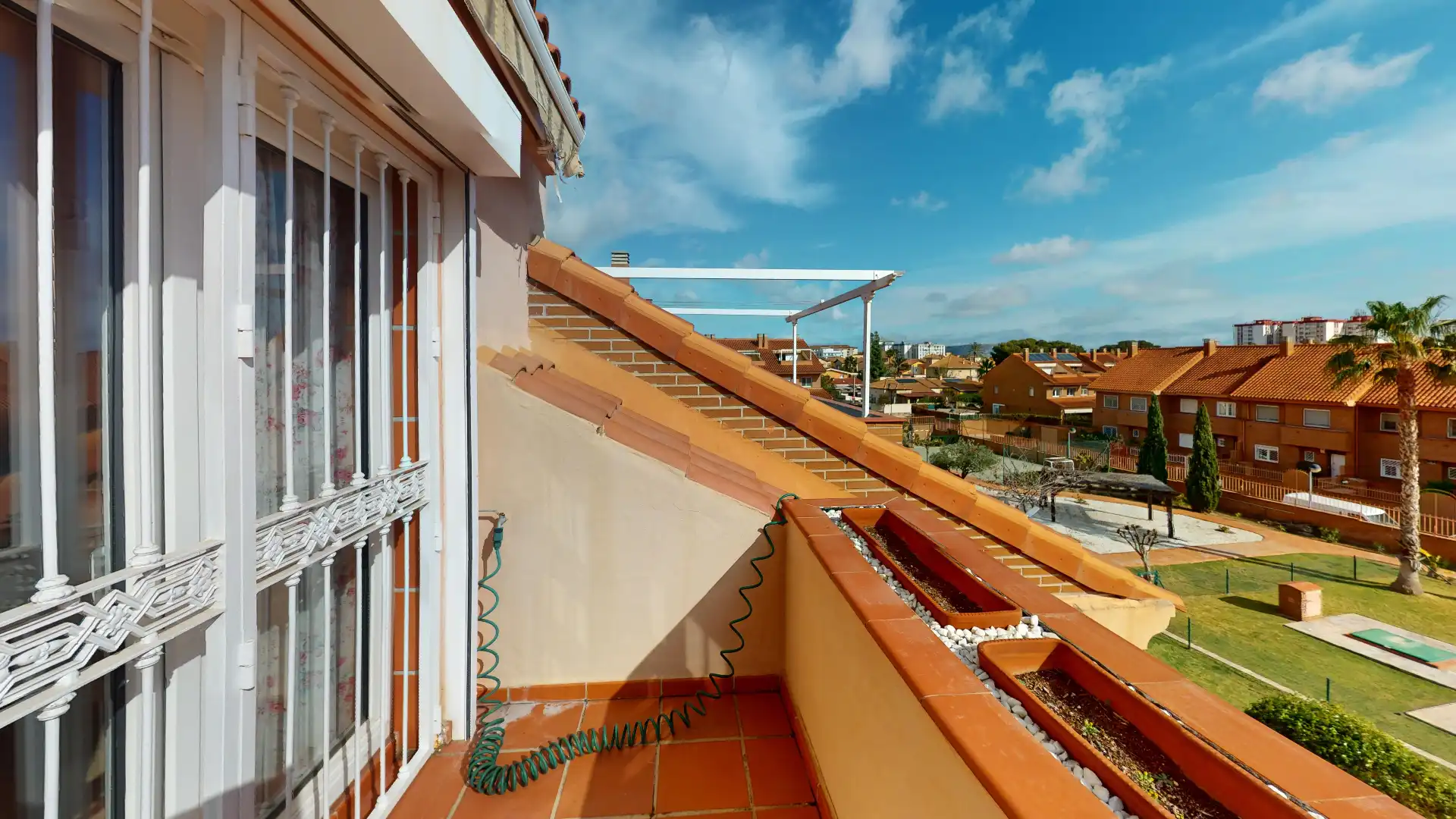 Vista exterior de Casa o chalet en venta en Alicante / Alacant con Aire acondicionado, Jardín privado y Terraza