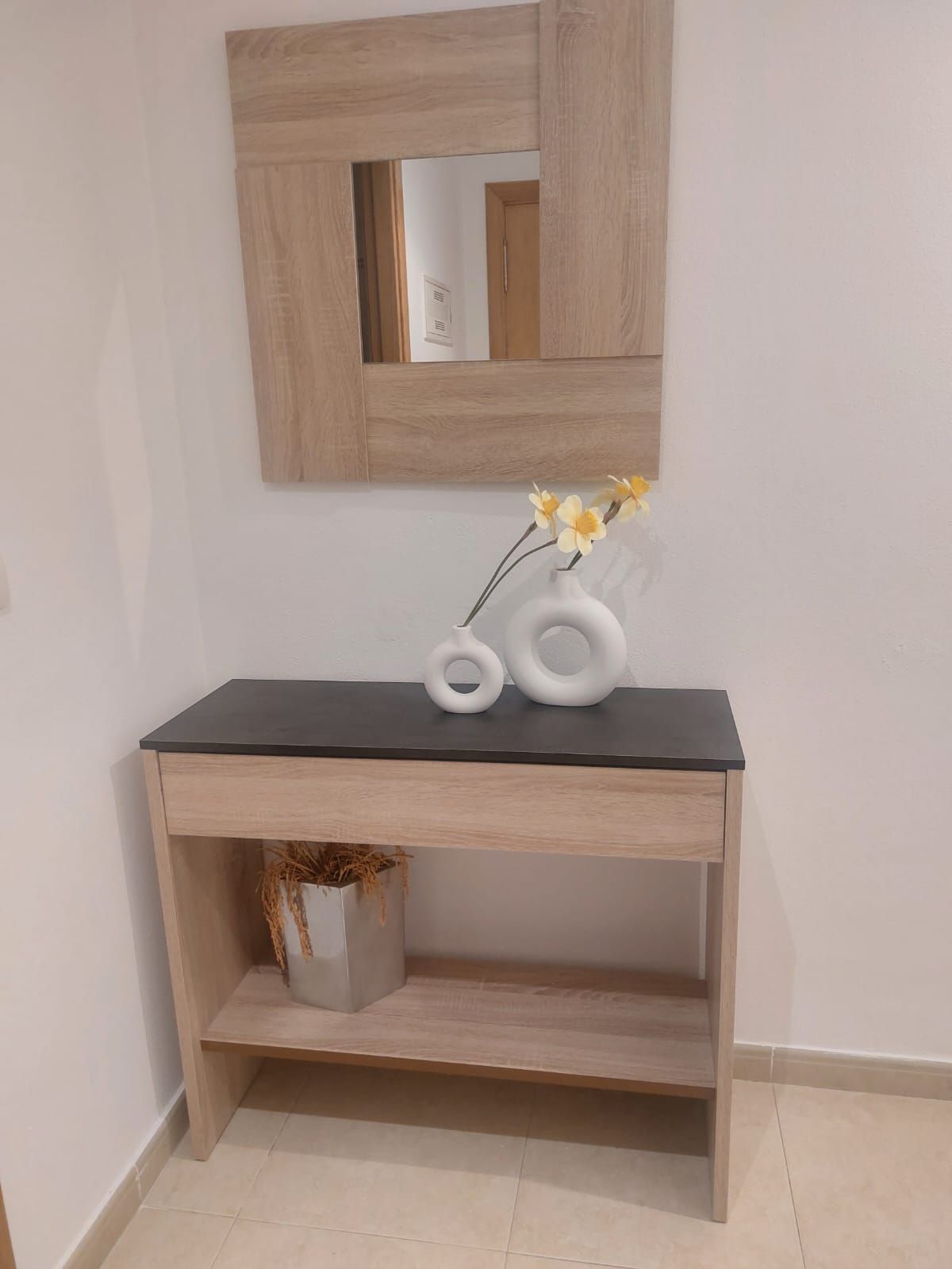 Flat to rent in Llandels