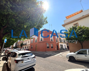 Vista exterior de Casa o xalet en venda en  Sevilla Capital amb Balcó