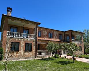 Vista exterior de Casa o xalet en venda en Los Balbases  amb Calefacció, Jardí privat i Terrassa