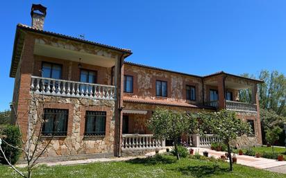 Exterior view of House or chalet for sale in Los Balbases   with Heating, Private garden and Terrace