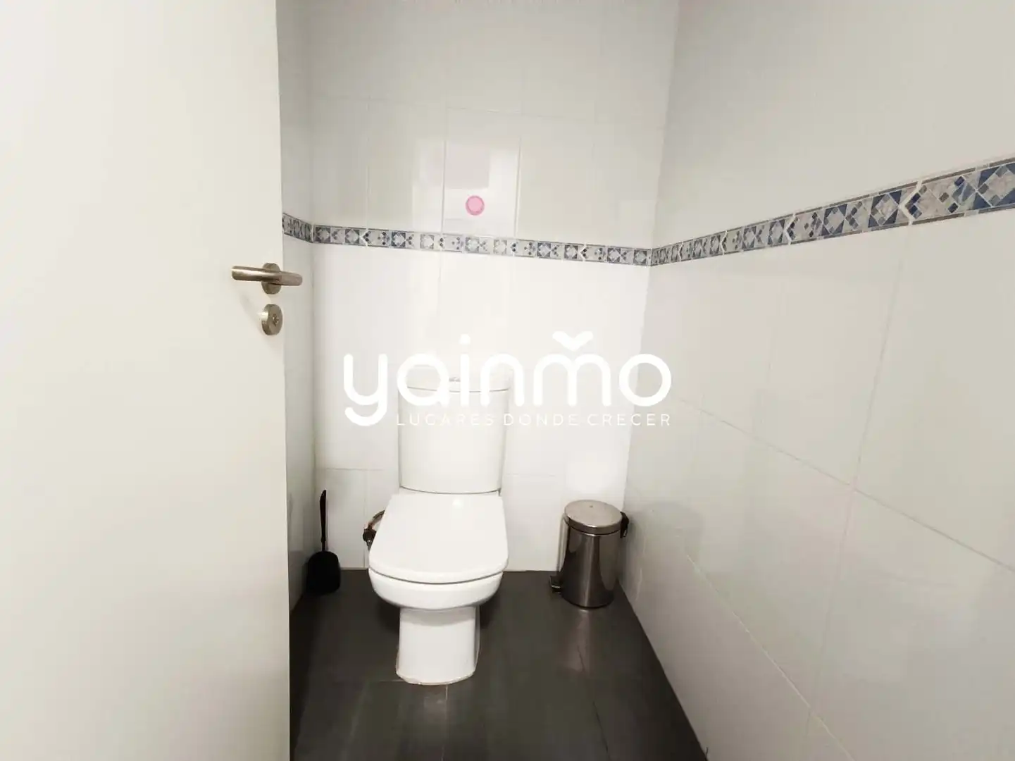 Baño de Local de alquiler en Jaén con Aire acondicionado