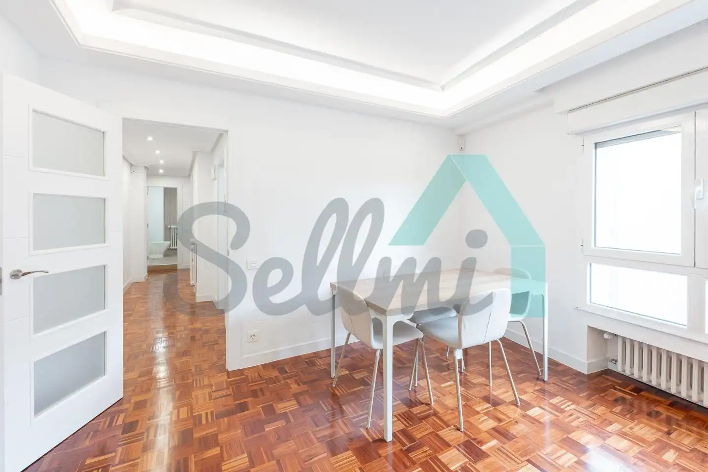 Vista exterior de Piso para compartir en Oviedo  con Calefacción, Parquet y Amueblado
