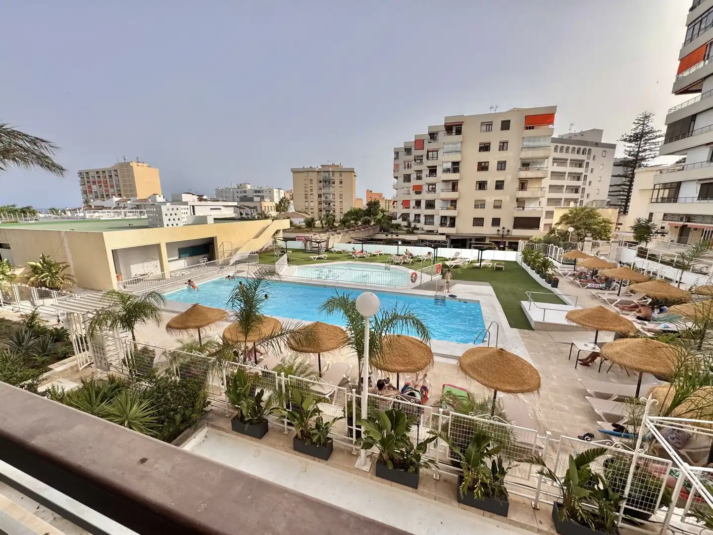 Piscina de Apartamento en venta en Torremolinos con Aire acondicionado, Calefacción y Trastero