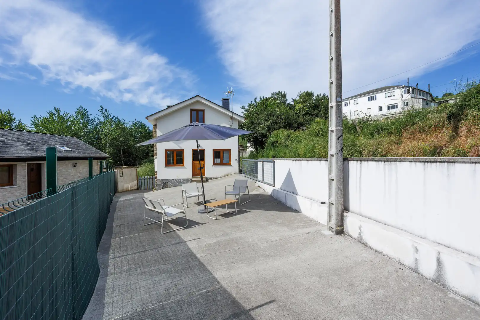 Terraza de Local en venta en Ribeira de Piquín con Amueblado