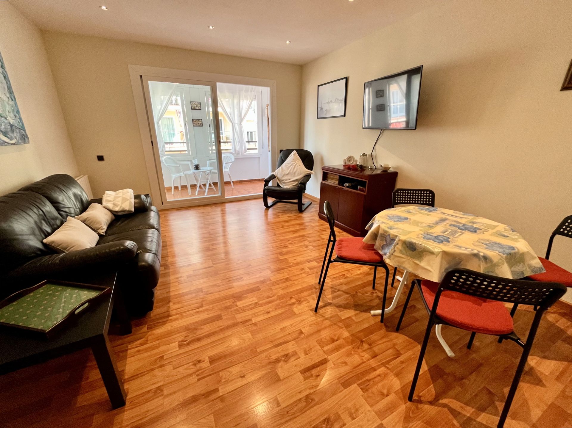 Living room of Apartment for sale in Sant Pol de Mar  with Heating, Parquet flooring and Terrace
