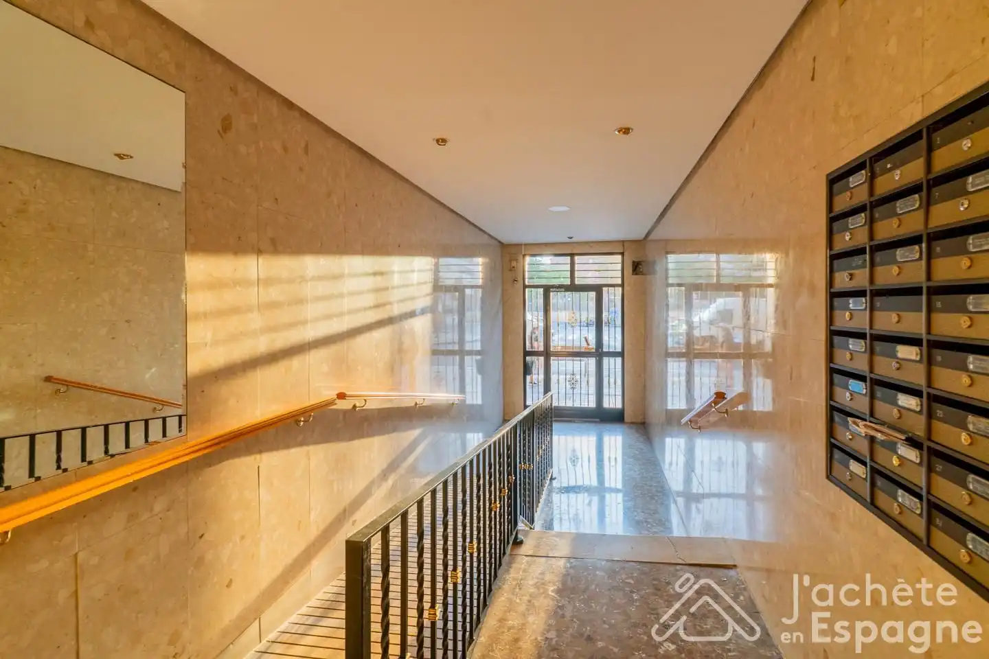 Flat for sale in Valencia  with Heating